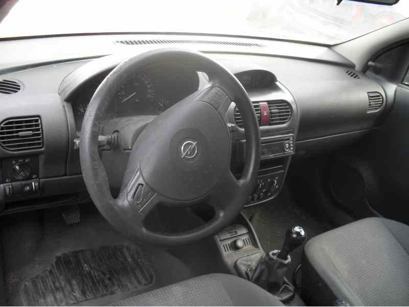 opel corsa c del año 2000