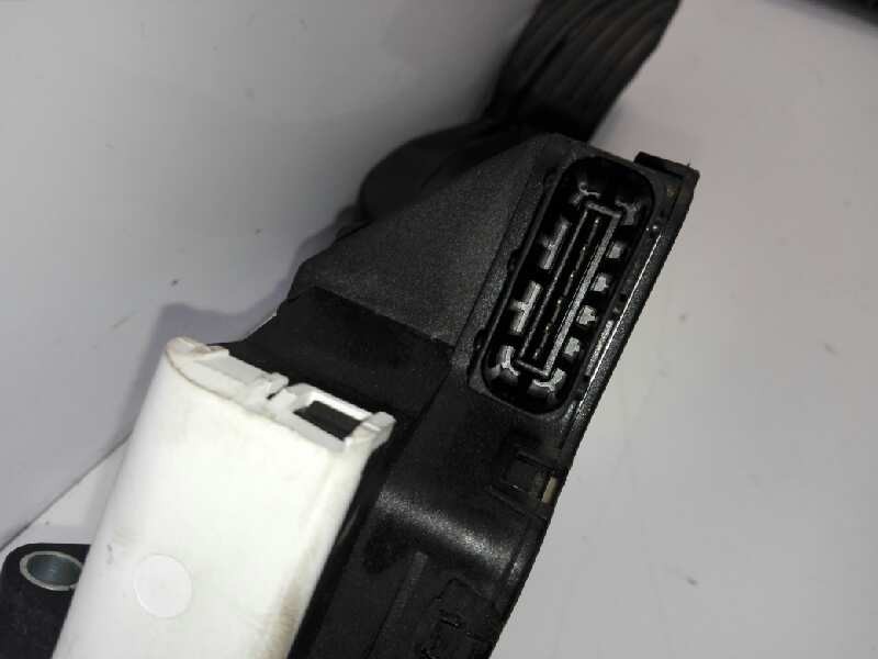 Recambio de potenciometro pedal para opel corsa e selective referencia OEM IAM 13305804  