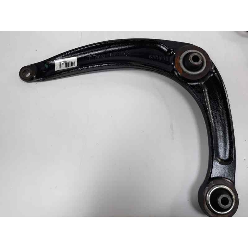 Recambio de brazo suspension inferior delantero izquierdo para citroen c4 lim. feel edition referencia OEM IAM 7BTGM2  