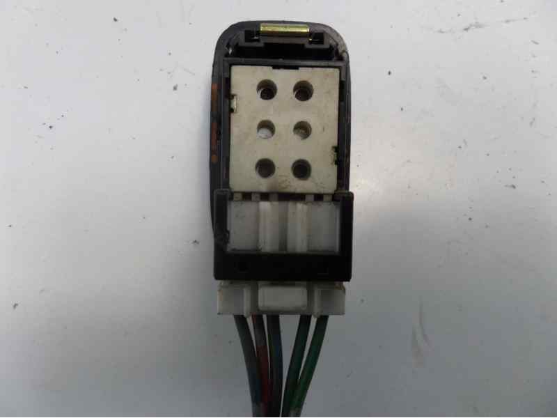 Recambio de mando elevalunas trasero derecho para mazda 323 berlina c/f/s (ba) 1.5 glx c referencia OEM IAM   