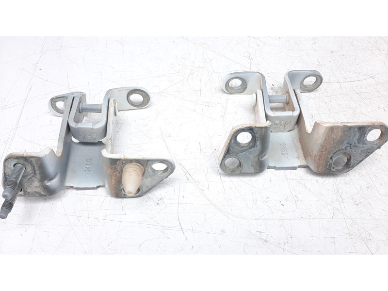 Recambio de retenedor puerta para ford ecosport 1.5 ti-vct cat referencia OEM IAM CN15N42982AB  