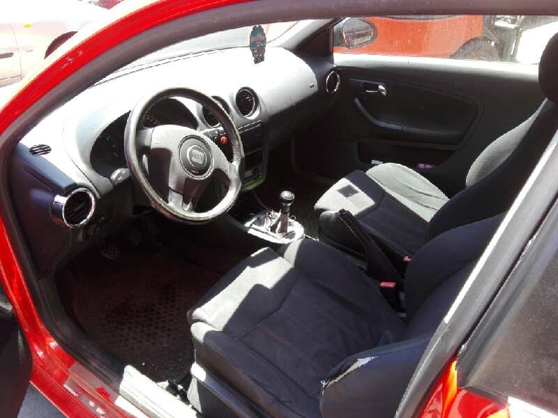seat ibiza (6l1) del año 2002