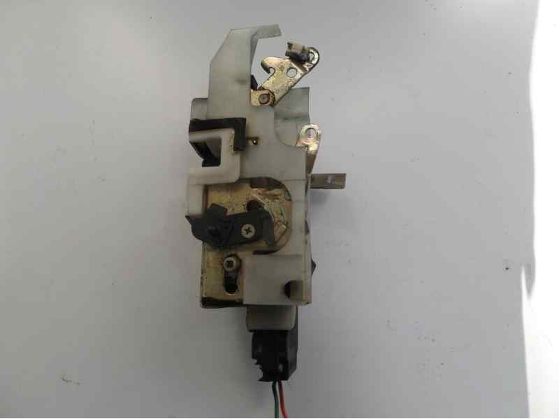 Recambio de cerradura puerta trasera izquierda para mazda 323 berlina c/f/s (ba) 1.5 glx c referencia OEM IAM   