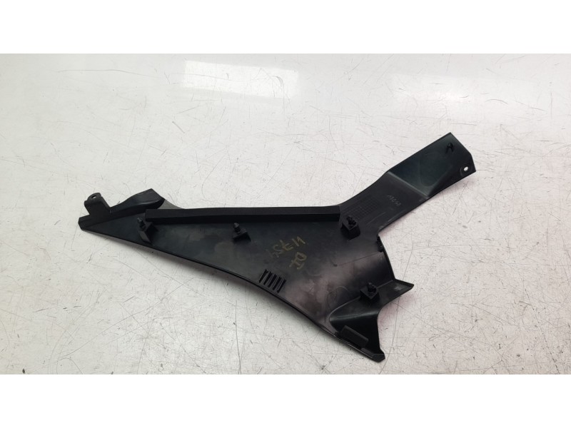 Recambio de moldura para kawasaki ninja 400 referencia OEM IAM 530650042  