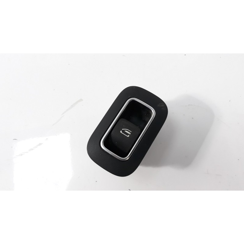 Recambio de mando elevalunas trasero derecho para mercedes-benz clase a (bm 177) 1.5 cdi cat referencia OEM IAM 1679050201  