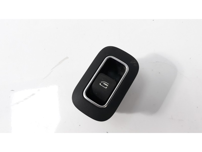 Recambio de mando elevalunas trasero derecho para mercedes-benz clase a (bm 177) 1.5 cdi cat referencia OEM IAM 1679050201  