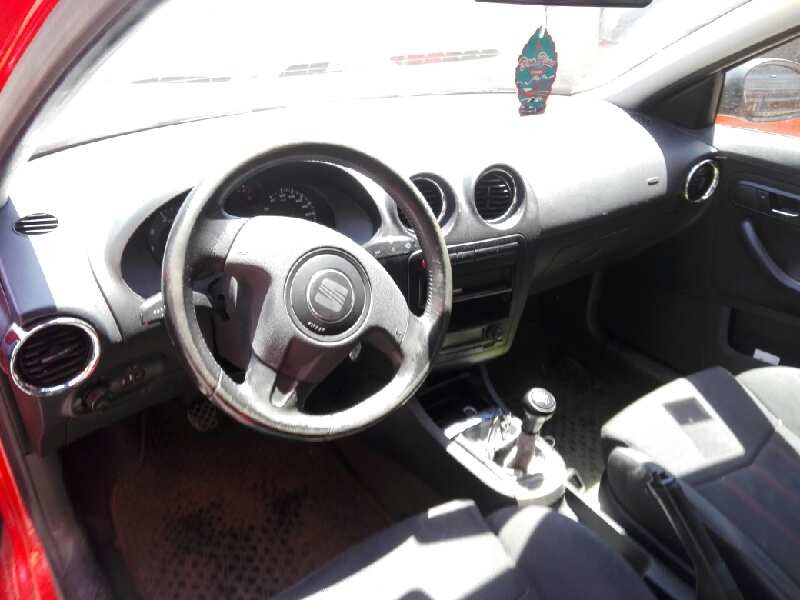 seat ibiza (6l1) del año 2002