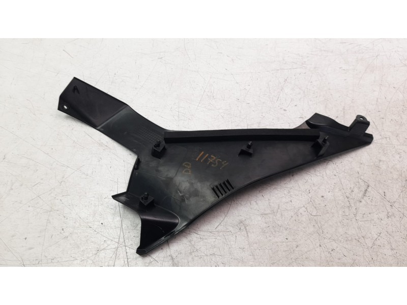 Recambio de moldura para kawasaki ninja 400 referencia OEM IAM 530650043  