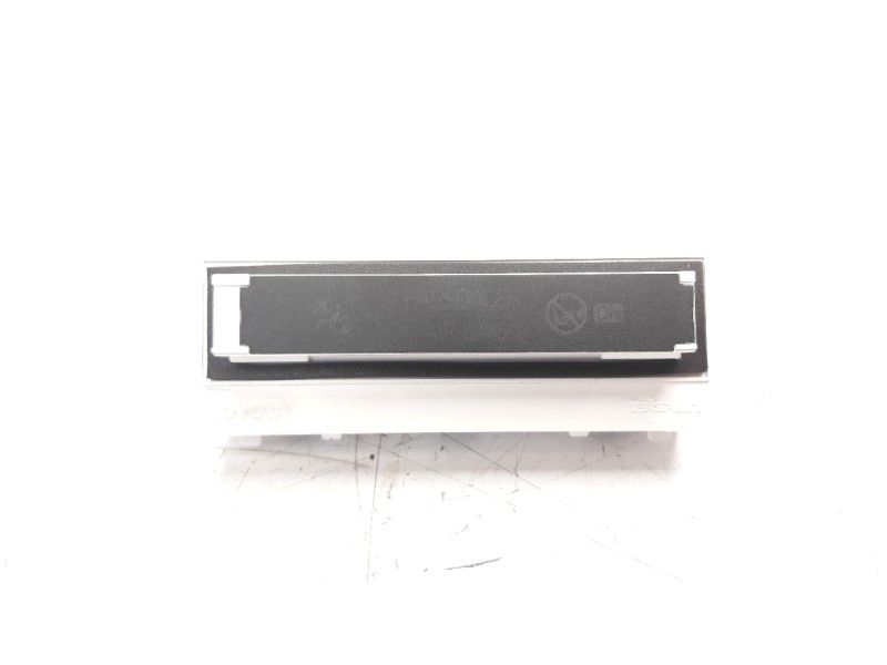 Recambio de pantalla multifuncion para toyota corolla (e21) referencia OEM IAM 8395002520  