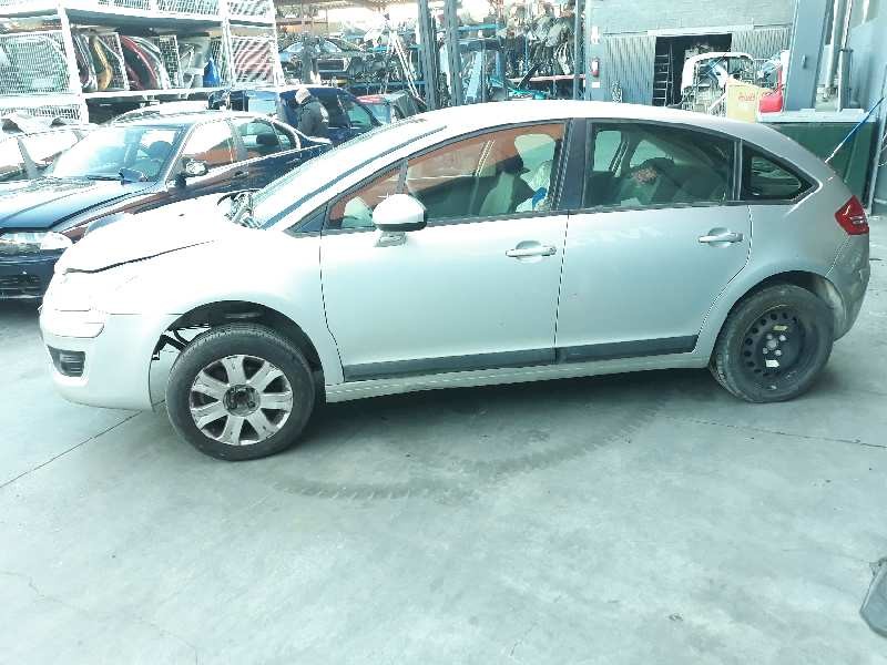 citroen c4 berlina del año 2010