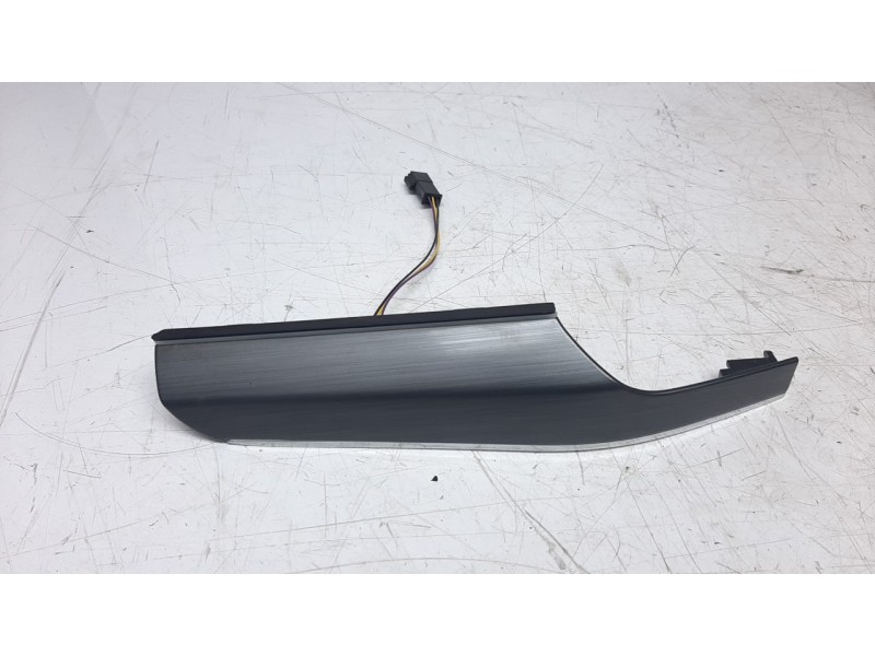 Recambio de moldura para skoda superb combi (3v5) 2.0 tdi referencia OEM IAM 3V1858415D  