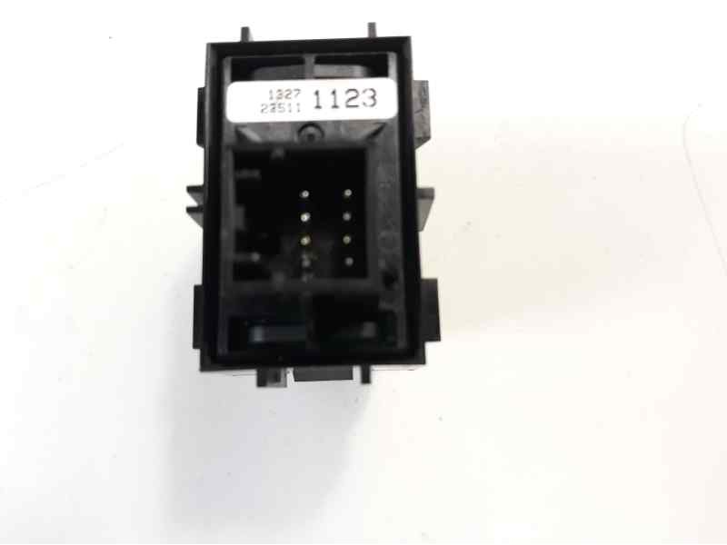 Recambio de interruptor para opel insignia berlina sport referencia OEM IAM 13271123  