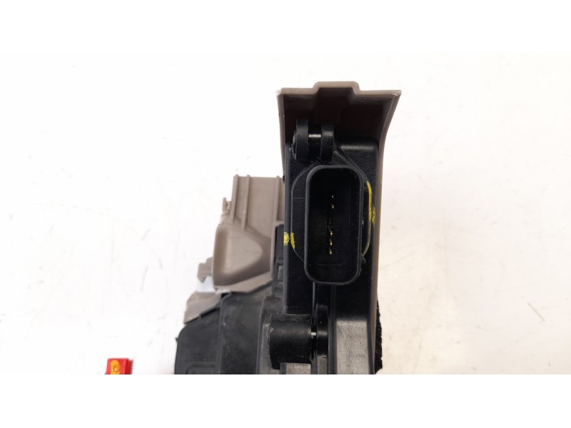 Recambio de cerradura puerta delantera derecha para kia xceed 1.0 tgdi cat referencia OEM IAM 81320J7000  