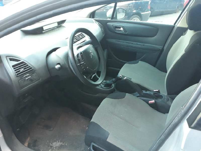 citroen c4 berlina del año 2010