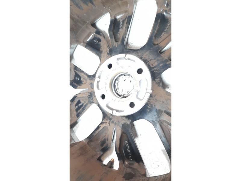 Recambio de llanta para renault clio v zen referencia OEM IAM 403000324R  