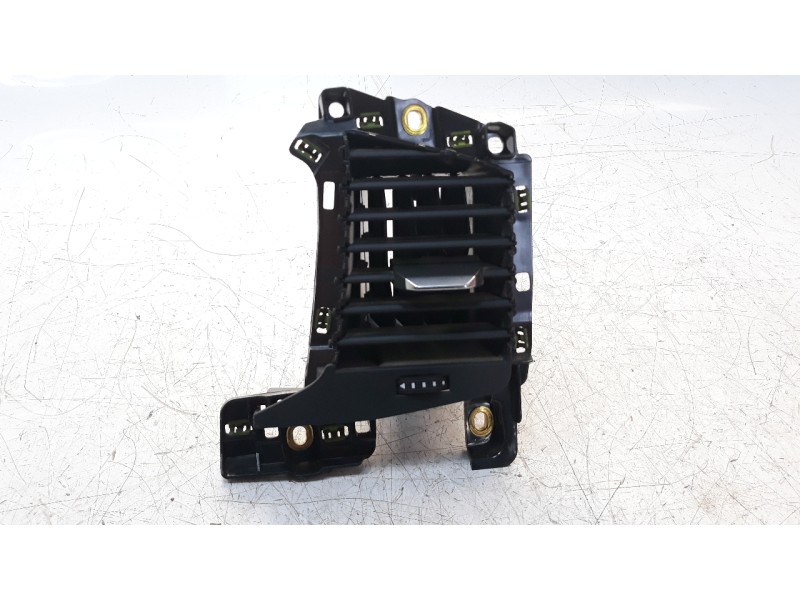 Recambio de rejilla aireadora para audi a1 sportback (gba) 1.0 tfsi referencia OEM IAM 82B820902A  