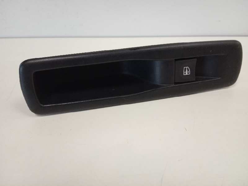 Recambio de mando elevalunas trasero izquierdo para renault scenic iii grand dynamique referencia OEM IAM 829500004R  