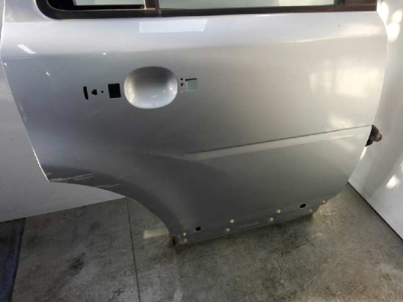 Recambio de puerta trasera derecha para land rover freelander (lr2) 2.2 td4 cat referencia OEM IAM LR005851  