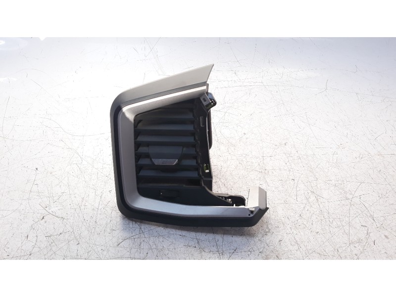 Recambio de rejilla aireadora para audi a1 sportback (gba) 1.0 tfsi referencia OEM IAM 82B820901A  