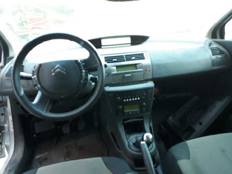 citroen c4 berlina del año 2010