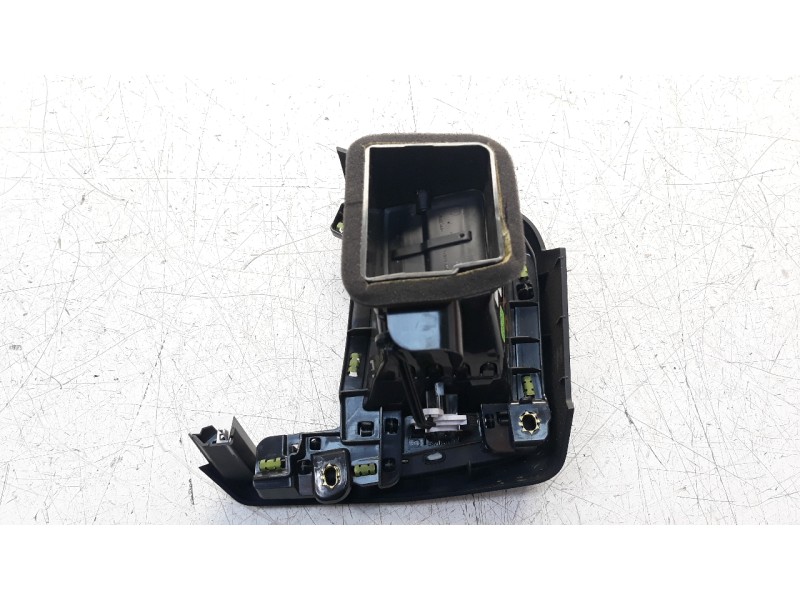 Recambio de rejilla aireadora para audi a1 sportback (gba) 1.0 tfsi referencia OEM IAM 82B820901A  