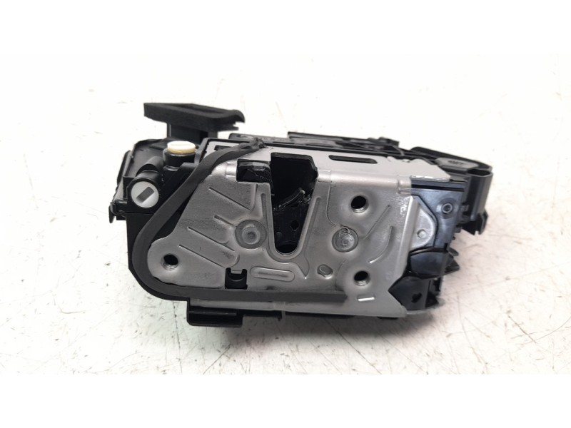 Recambio de cerradura puerta trasera izquierda para seat ateca (khp) fr referencia OEM IAM 5TA839015Q  