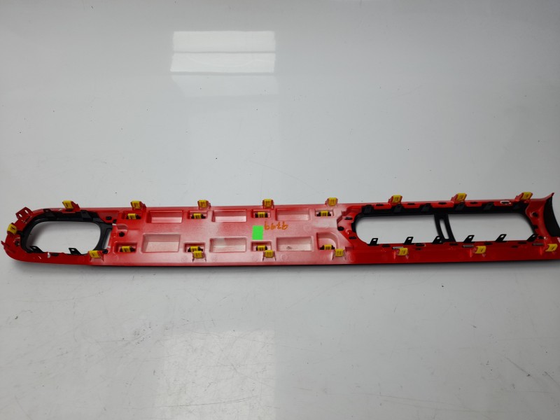 Recambio de moldura para citroen c3 elle referencia OEM IAM 9812401777  