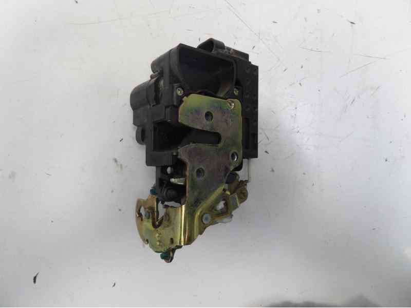 Recambio de cerradura puerta delantera derecha para daewoo tacuma sx referencia OEM IAM 96292108  