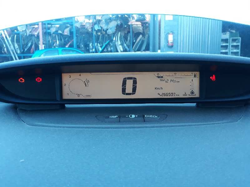 citroen c4 berlina del año 2010