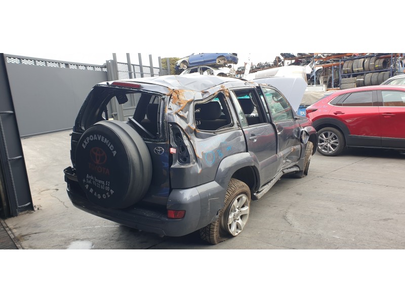 toyota land cruiser (j12) del año 2004