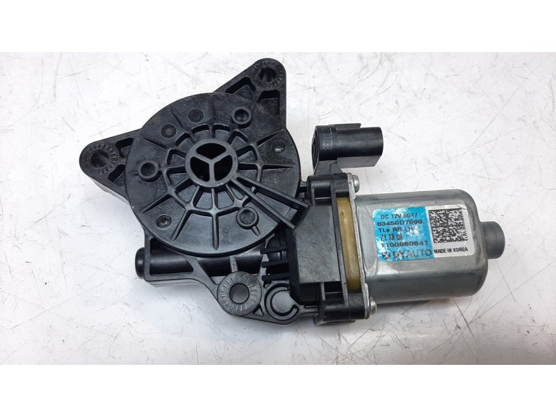 Recambio de motor elevalunas trasero izquierdo para hyundai tucson 1.6 cat referencia OEM IAM 83450D7000  