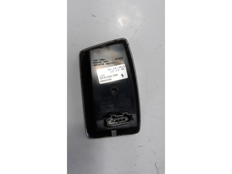 Recambio de luz interior para audi a1 (8xk) 1.6 tdi referencia OEM IAM 8X0945095  