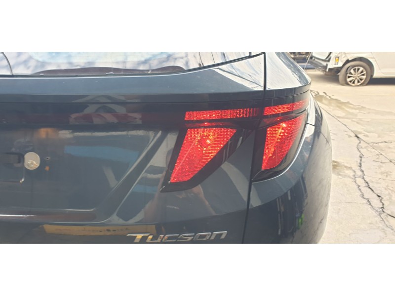 Recambio de piloto trasero central para hyundai tucson (nx) maxx 2wd referencia OEM IAM 92403N7020  