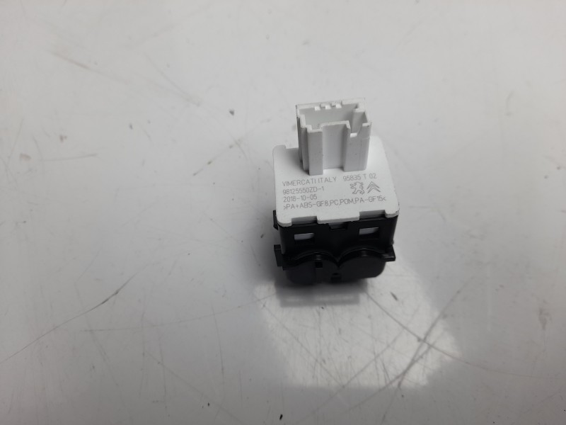 Recambio de interruptor para citroen c3 elle referencia OEM IAM 98125550ZD  
