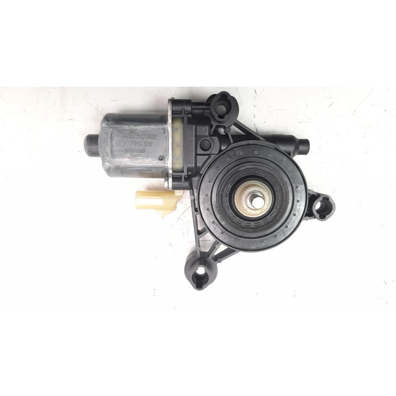 Recambio de motor elevalunas trasero derecho para jeep compass ii 2.0 m-jet cat referencia OEM IAM C54625  