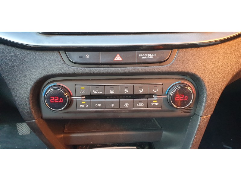 Recambio de mando climatizador para kia xceed 1.0 tgdi cat referencia OEM IAM 97250J7201  