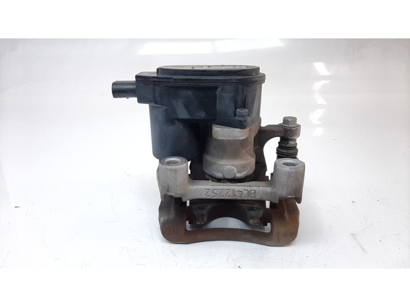 Recambio de pinza de freno trasera derecha para hyundai tucson 1.6 cat referencia OEM IAM 58230D7710  