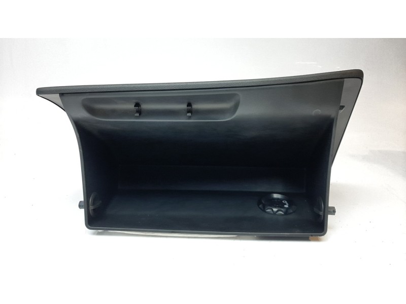 Recambio de guantera para hyundai tucson 1.6 cat referencia OEM IAM 84510D7100TRY  