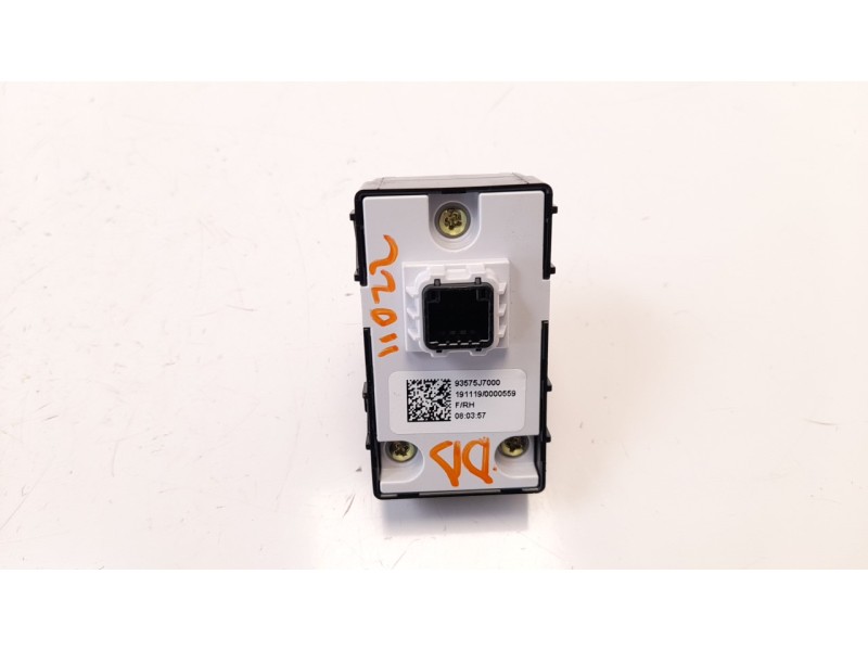 Recambio de mando elevalunas trasero derecho para kia xceed 1.0 tgdi cat referencia OEM IAM 93590J7050  