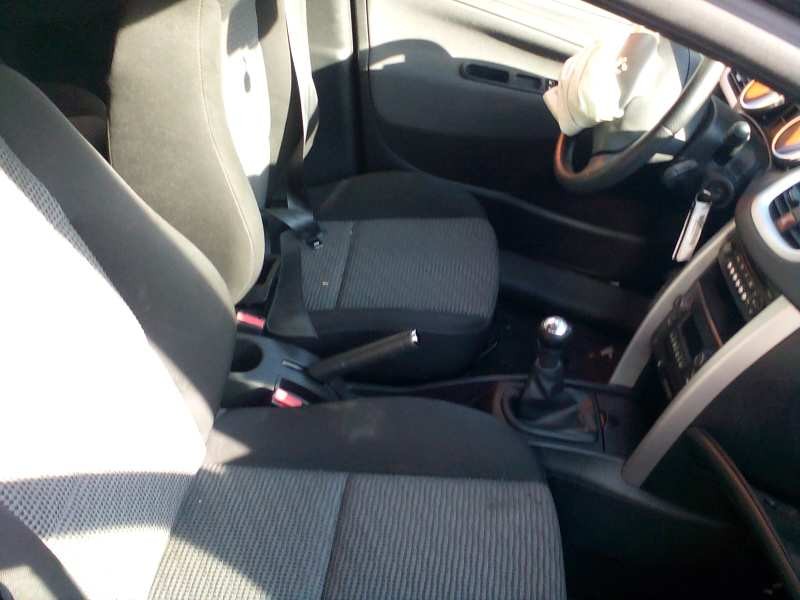 peugeot 207 del año 2010