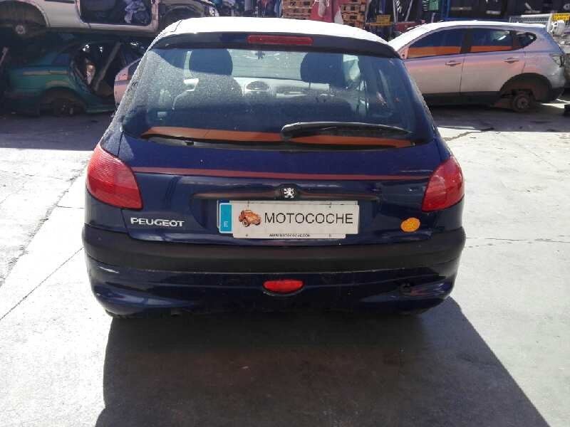peugeot 206 berlina del año 2000