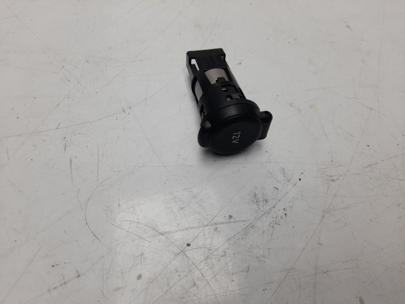 Recambio de cenicero para citroen c3 elle referencia OEM IAM 9801850877  