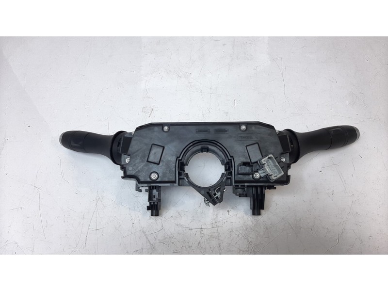 Recambio de mando multifuncion para renault clio v zen referencia OEM IAM 255670428R  