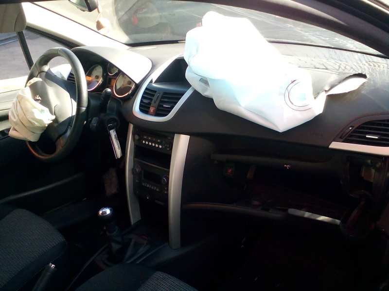 peugeot 207 del año 2010