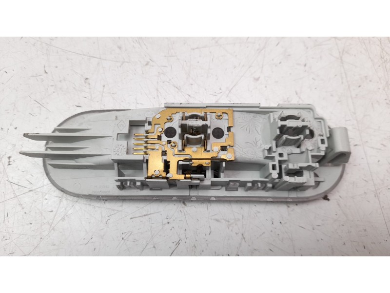 Recambio de luz interior para dacia sandero 1.2 16v cat referencia OEM IAM 8200074362  