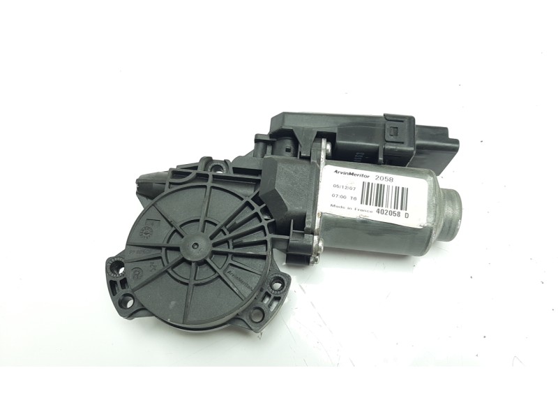 Recambio de motor elevalunas trasero derecho para kia cee´d active referencia OEM IAM 402058D  