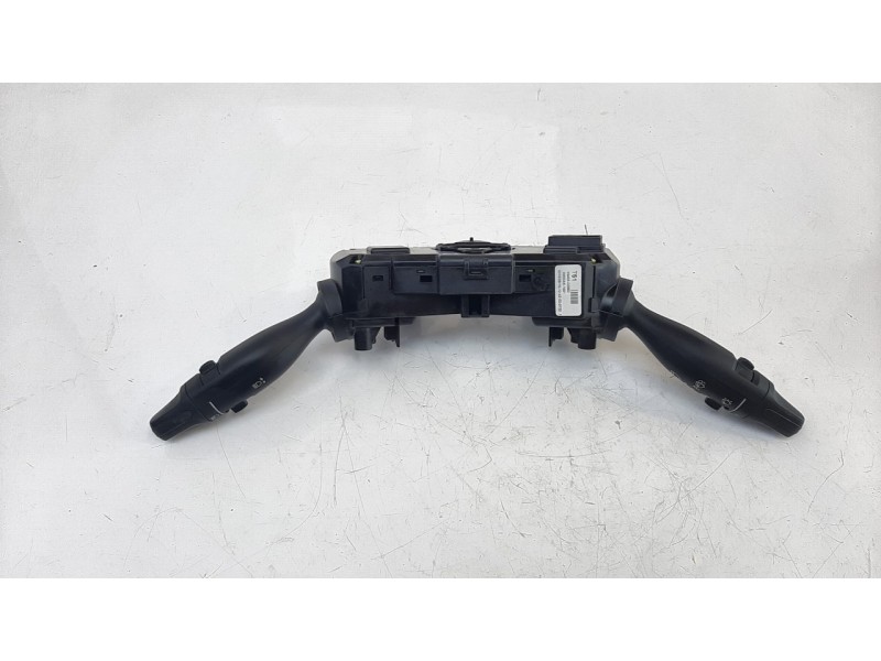 Recambio de mando multifuncion para hyundai tucson 1.6 cat referencia OEM IAM 93403D3952  