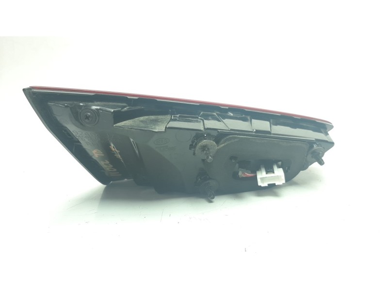 Recambio de piloto trasero derecho interior para kia xceed 1.0 tgdi cat referencia OEM IAM 92404J7350  