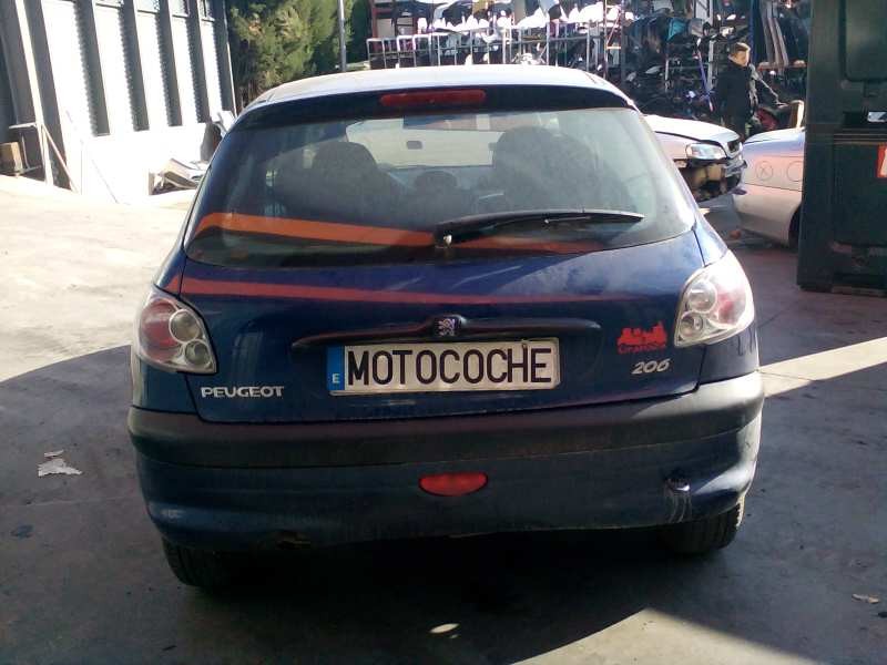 peugeot 206 berlina del año 2001