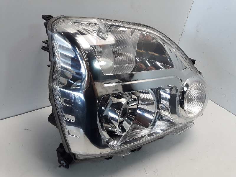 Recambio de faro derecho para nissan x-trail (t31) le referencia OEM IAM 260103UF2A  